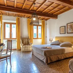 *** Bed & Breakfast Mdr Già Via Larga Italia